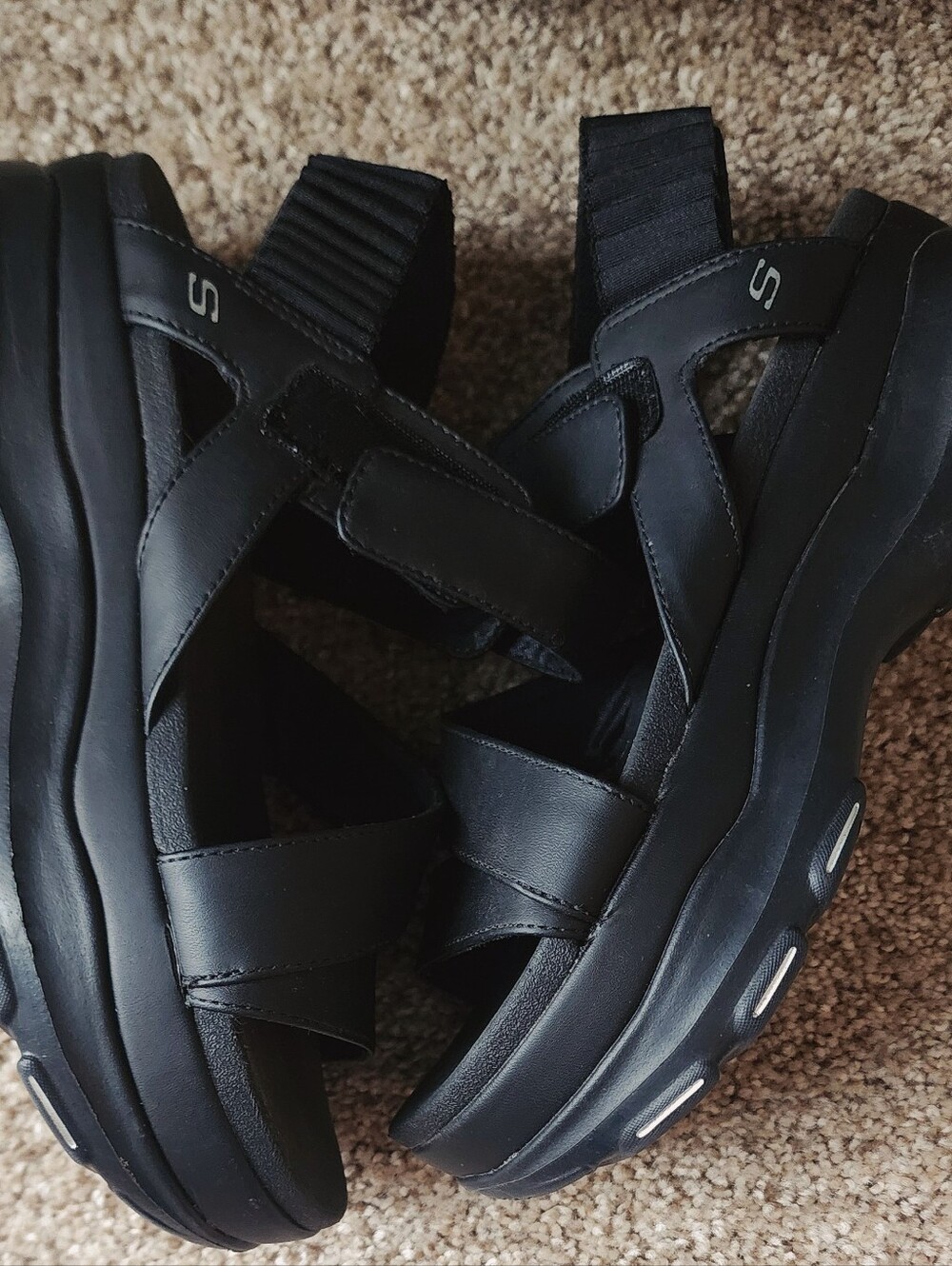 Skechers Luxe Foam Black Sandals Velcro Straps See Chart For Size. - Picture 3 of 10